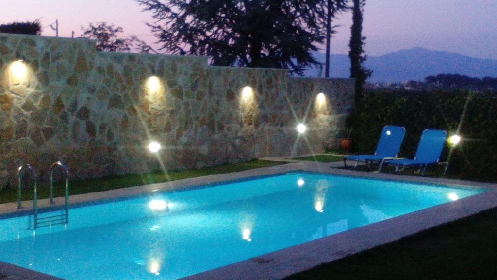 Apartment With Private Pool Kiáton Exterior foto