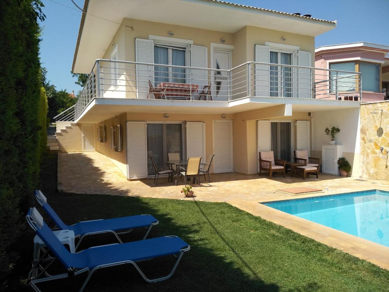 Apartment With Private Pool Kiáton Exterior foto