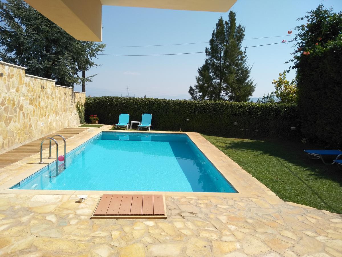Apartment With Private Pool Kiáton Exterior foto