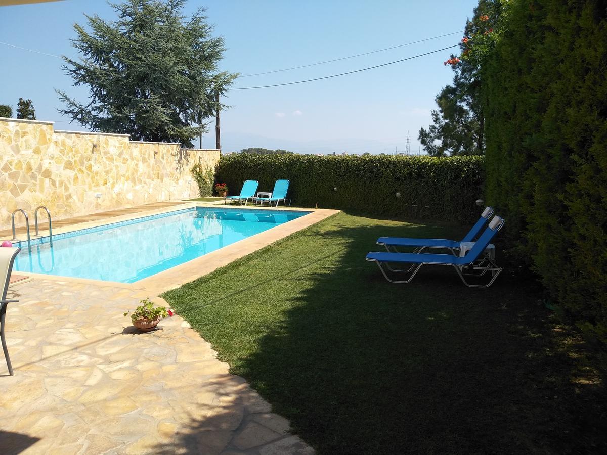 Apartment With Private Pool Kiáton Exterior foto